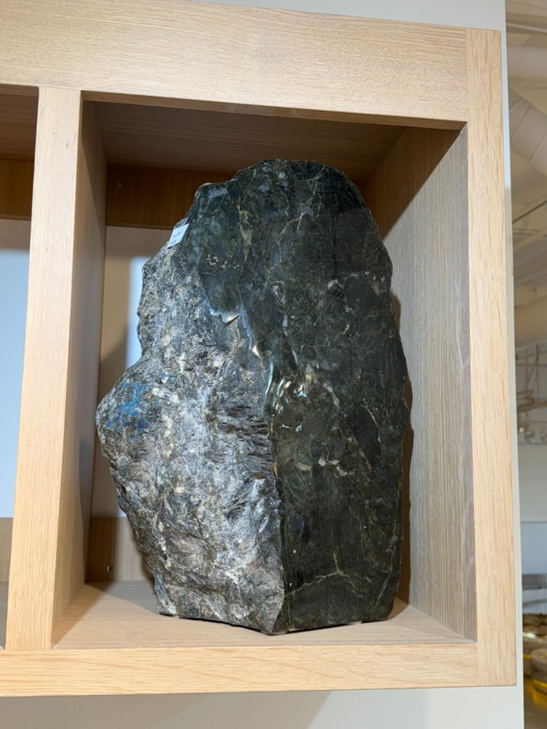 LABRODORITE
