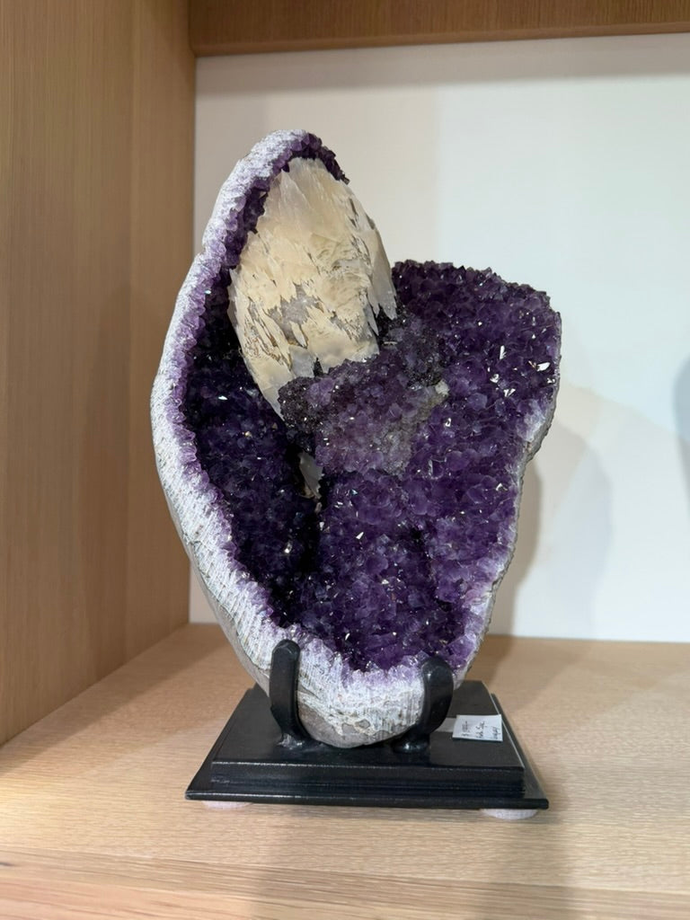 AMETHYST SPECIMEN