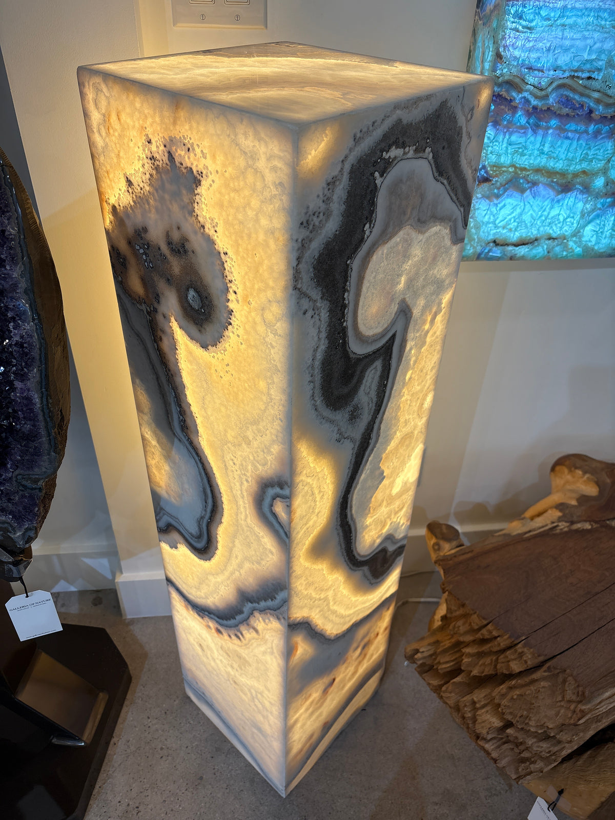 Onyx Light Tower