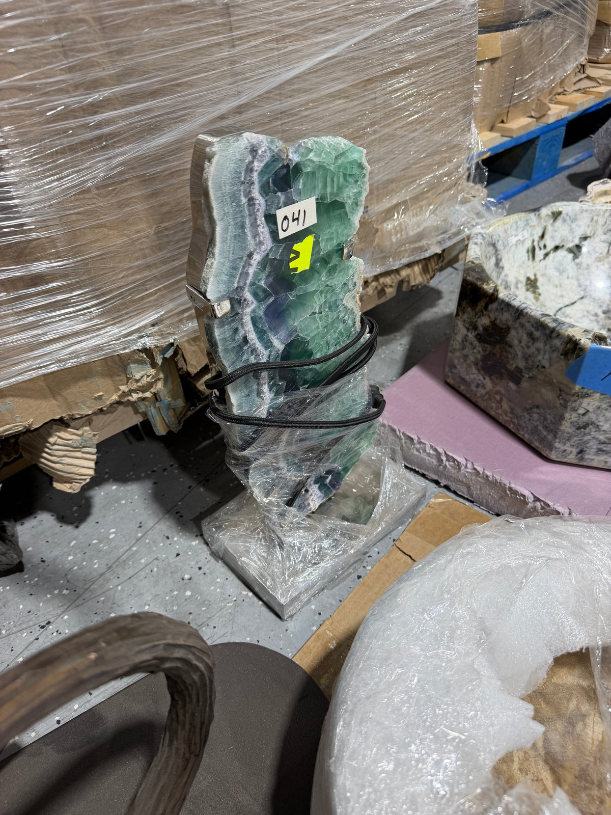 FLUORITE LAMP 041 (STORAGE)